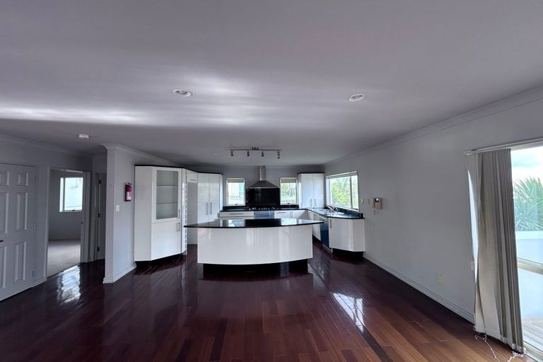 Photo of property in 42 Ballymore Drive, Pinehill, Auckland, 0632