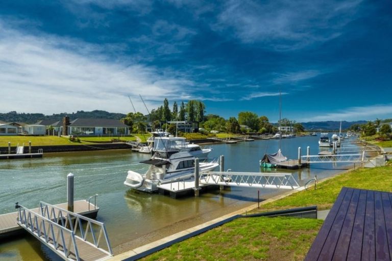 Photo of property in 14 Lady Jocelyn Place, Whitianga, 3510