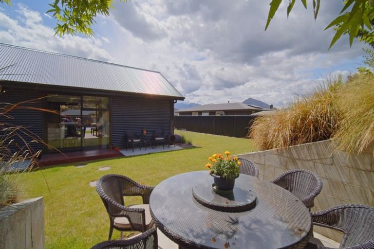 Photo of property in 29 Kingfisher Crescent, Albert Town, Wanaka, 9305