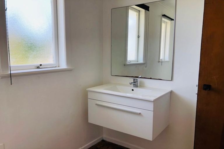 Photo of property in 1/221 Birkdale Road, Birkdale, Auckland, 0626