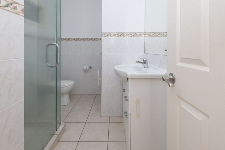 Photo of property in 3a Trelawn Place, Cockle Bay, Auckland, 2014