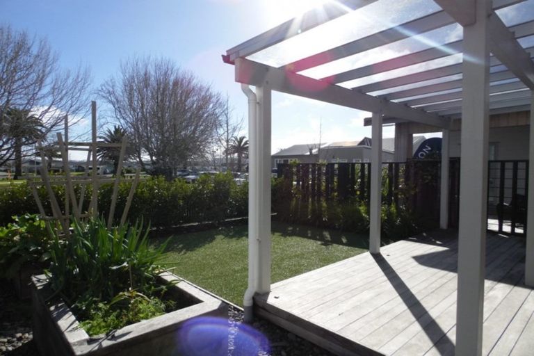 Photo of property in 9 Liquidambar Drive, Hobsonville, Auckland, 0616