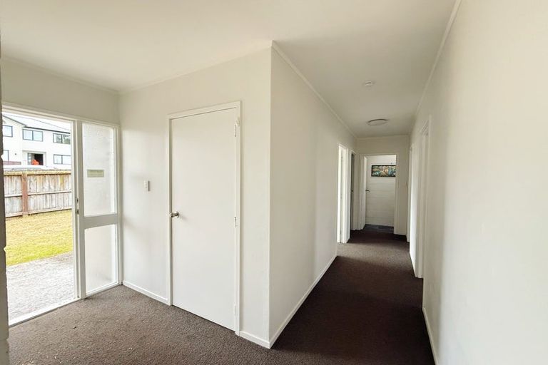 Photo of property in 2/1 Raeben Avenue, Hillcrest, Auckland, 0627