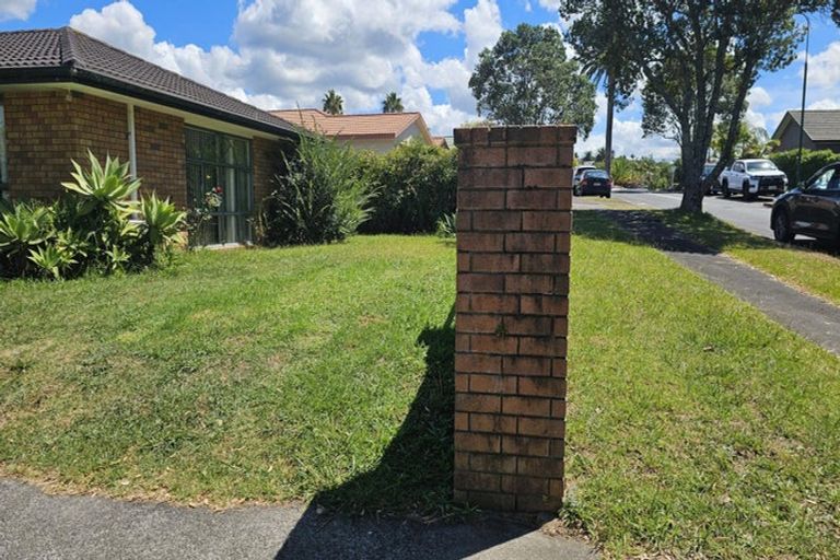 Photo of property in 11 San Vito Place, Henderson, Auckland, 0612