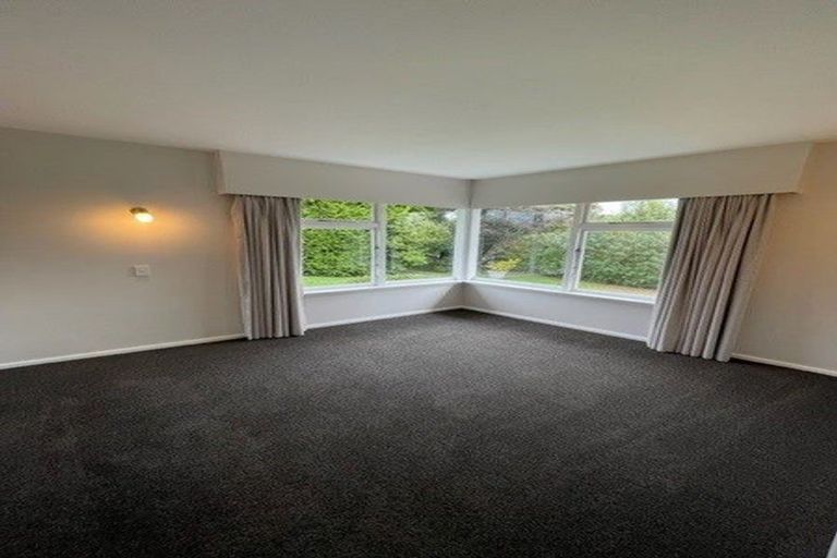 Photo of property in 32 Tintern Avenue, Avonhead, Christchurch, 8042