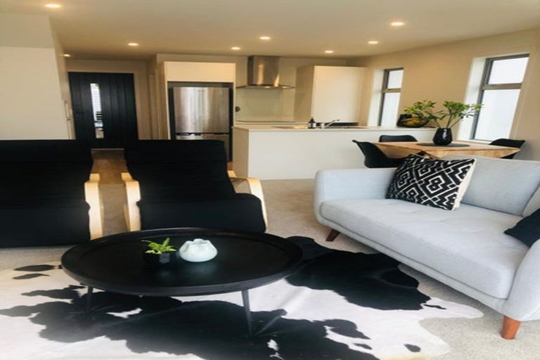 Photo of property in 27 Barber Grove, Moera, Lower Hutt, 5010