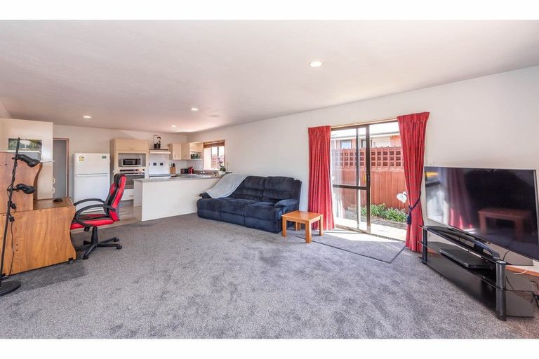 Photo of property in 17 Wiremu Street, Redwood, Christchurch, 8051