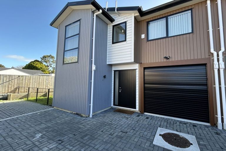 Photo of property in 6/33 Colwill Road, Massey, Auckland, 0614
