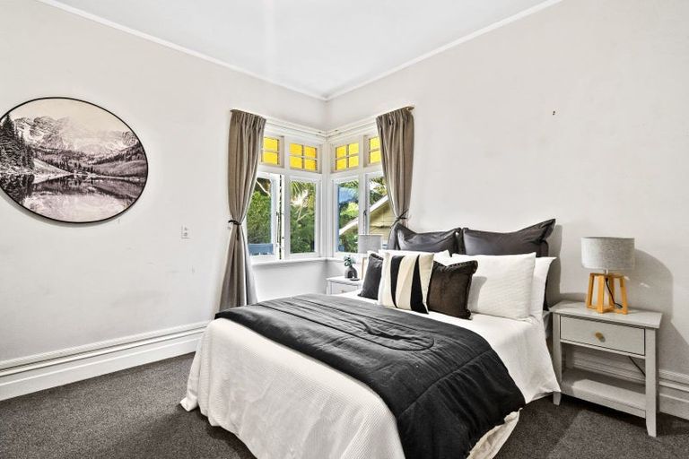 Photo of property in 10 Governor Road, Northland, Wellington, 6012