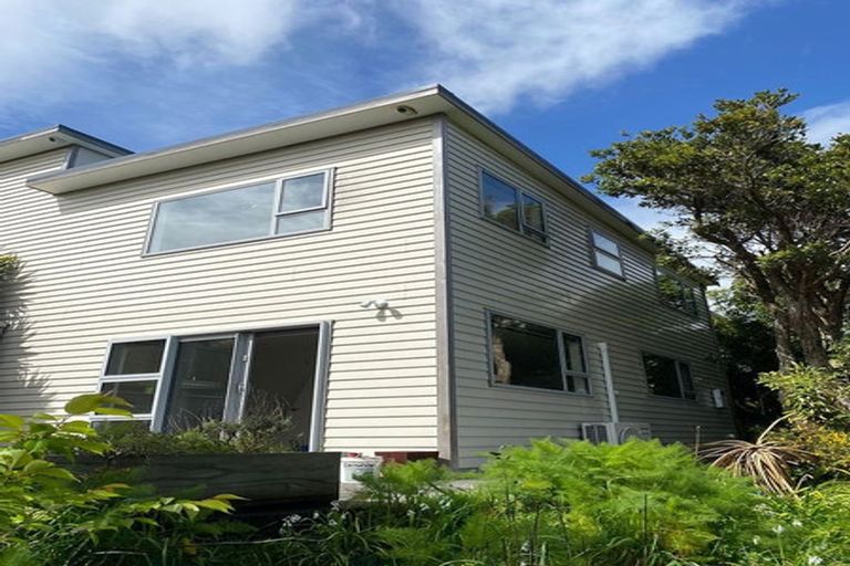 Photo of property in 4a Versailles Street, Karori, Wellington, 6012