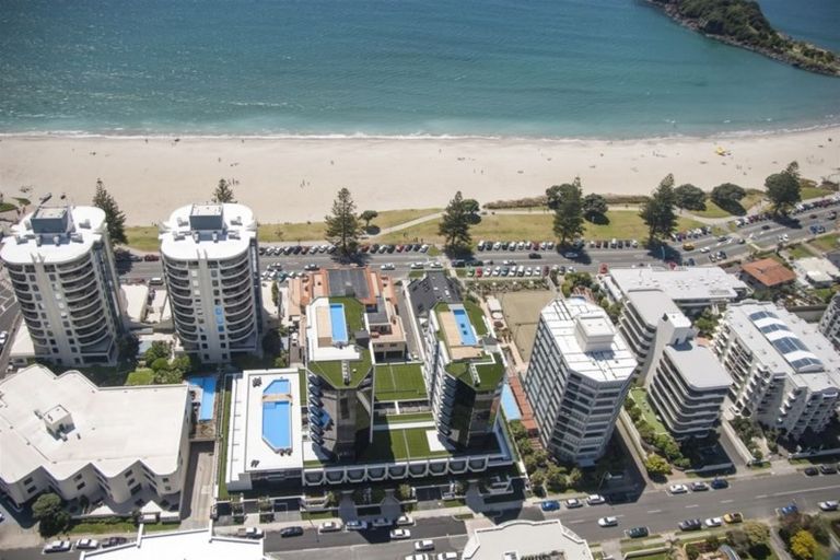 Photo of property in 2/6 Marine Parade, Mount Maunganui, 3116