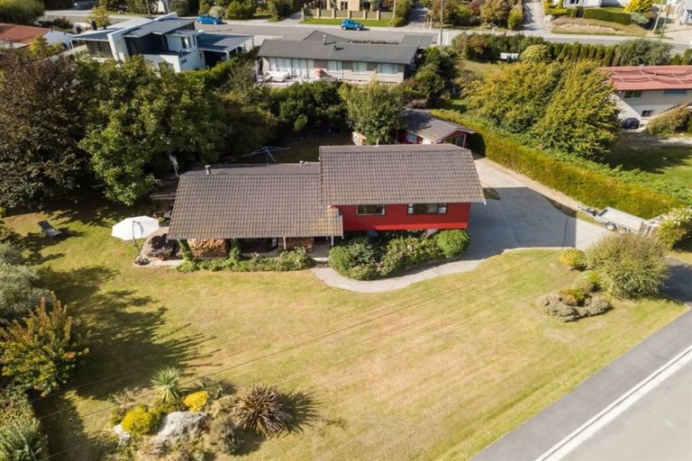 Photo of property in 11 Matai Road, Wanaka, 9305