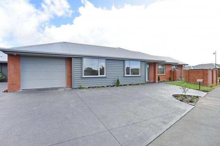 Photo of property in 49a Mcmahon Drive, Aidanfield, Christchurch, 8025