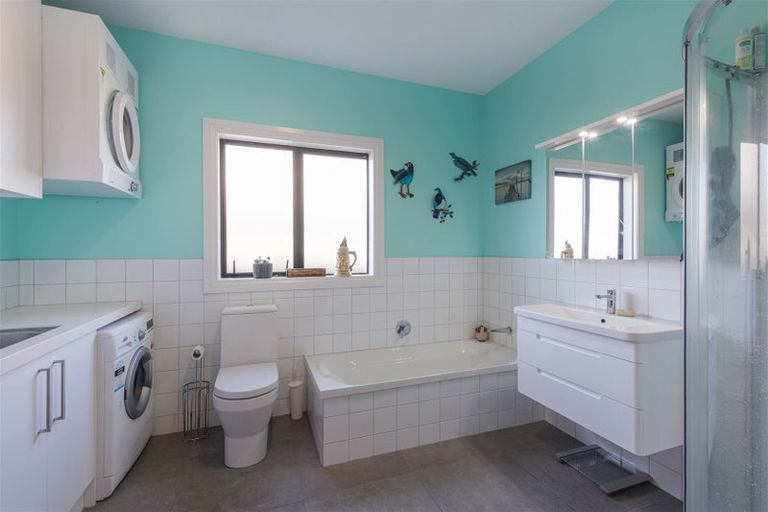 Photo of property in 96 Condell Avenue, Papanui, Christchurch, 8053