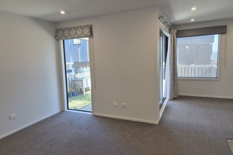 Photo of property in 44 Astelia Way, Woodridge, Wellington, 6037