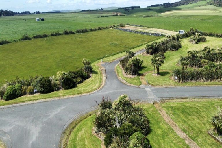 Photo of property in 27 Tamatea Street, Pahia, Riverton, 9881