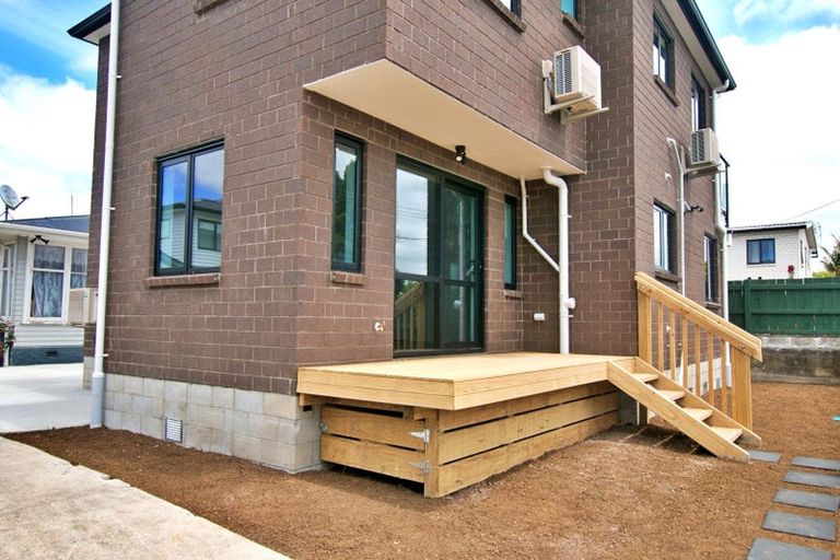 Photo of property in 7a Edwards Avenue, Henderson, Auckland, 0610