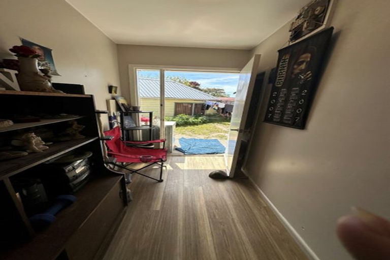 Photo of property in 17b Leonie Place, Aranui, Christchurch, 8061