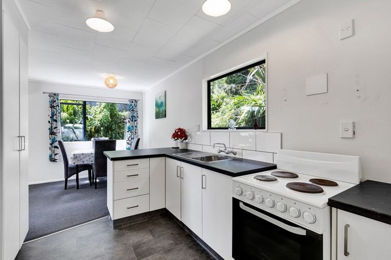 Photo of property in 31 Beaumont Crescent, Frankleigh Park, New Plymouth, 4310