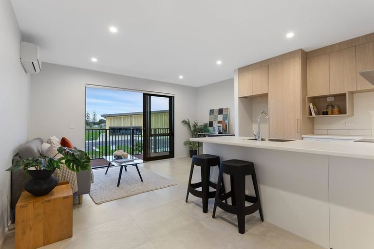Photo of property in 12 Tara Lane, Manurewa, 2102