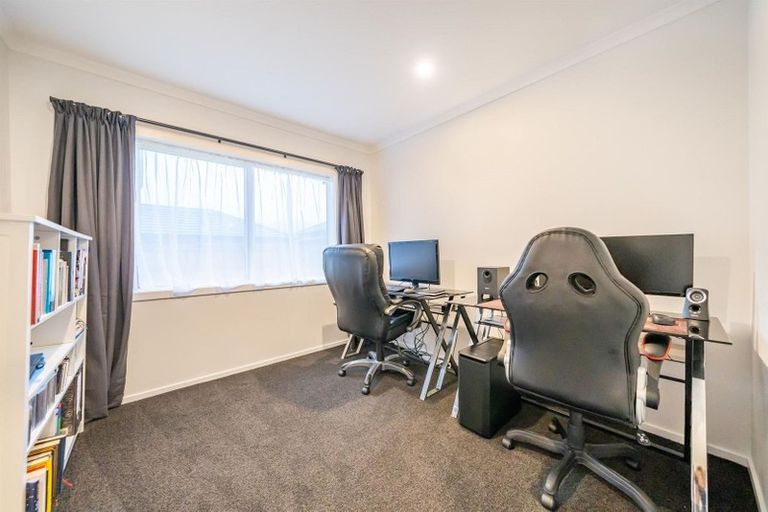 Photo of property in 9 Jack Vaughan Grove, Wainuiomata, Lower Hutt, 5014