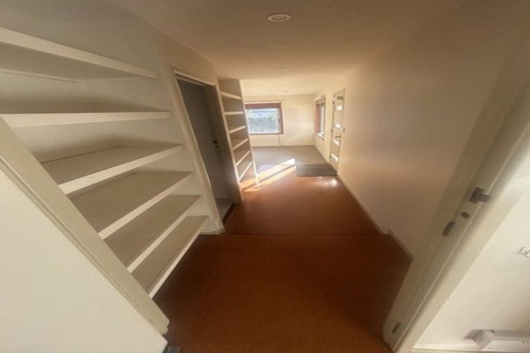 Photo of property in 16 Bale Place, Havelock North, 4130