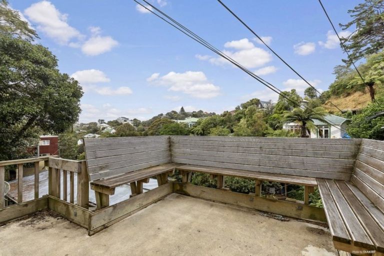 Photo of property in 28 Crieff Street, Northland, Wellington, 6012