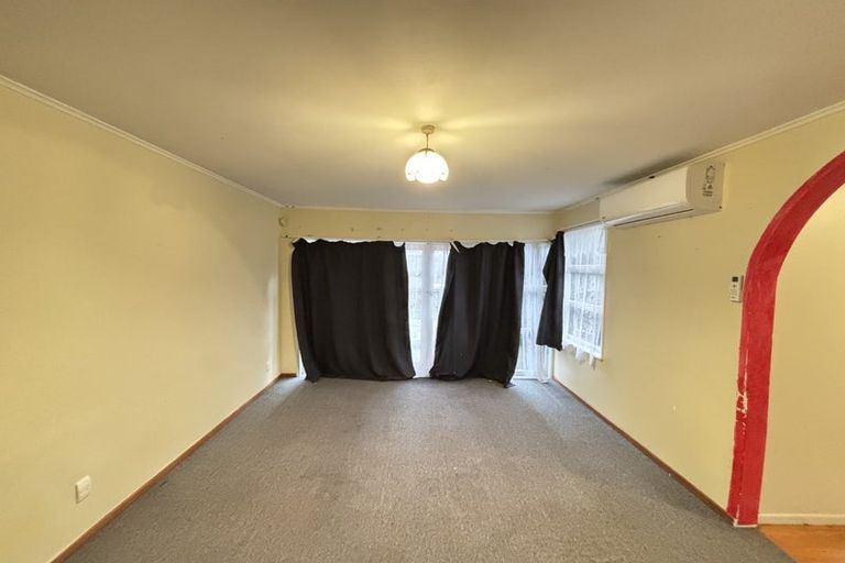Photo of property in 52 Tatariki Street, Rosehill, Papakura, 2113