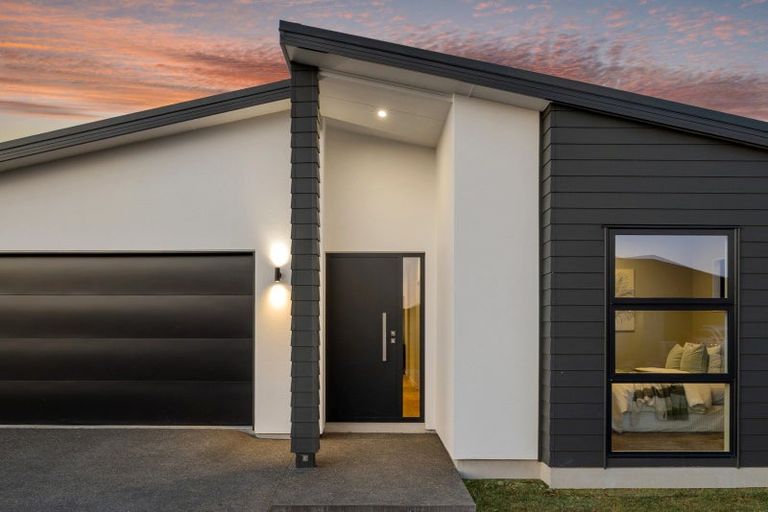 Photo of property in 13 Wexford Crescent, Halswell, Christchurch, 8025