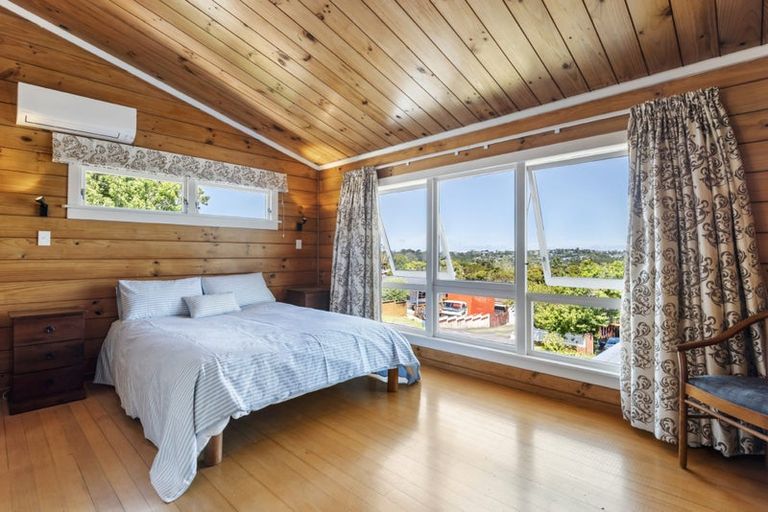 Photo of property in 27 Valley View Road, Glenfield, Auckland, 0629