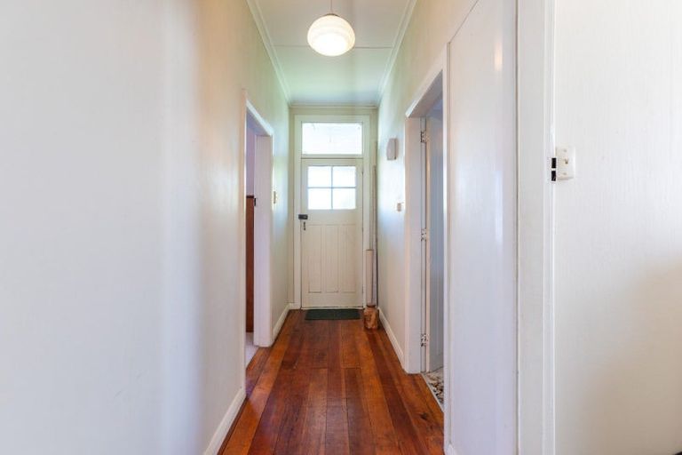 Photo of property in 19 Atkinson Street, Woodville, 4920