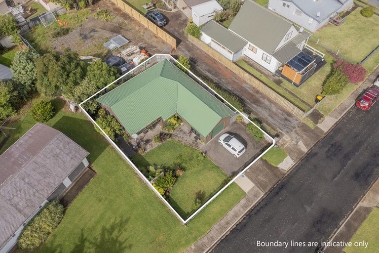 Photo of property in 1 Nicholas Avenue, Whitianga, 3510