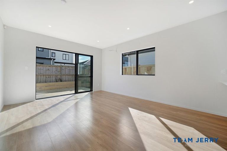 Photo of property in 27 Huringa Road, Karaka, 2113