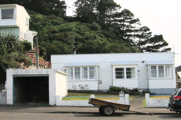 Photo of property in 12a Ribble Street, Island Bay, Wellington, 6023