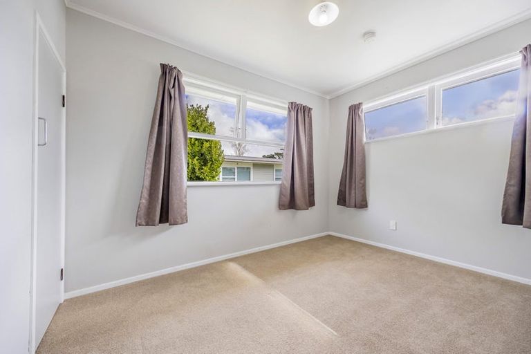 Photo of property in 57 Barrys Road, Glendene, Auckland, 0602