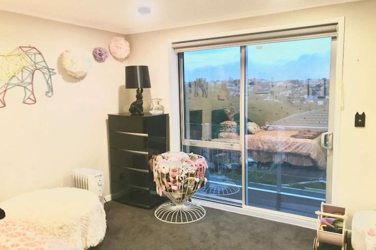 Photo of property in 43a Shanaway Rise, Hillcrest, Auckland, 0627