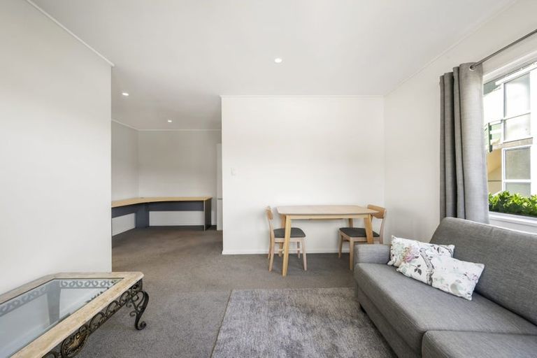 Photo of property in 2 Overtoun Terrace, Hataitai, Wellington, 6021