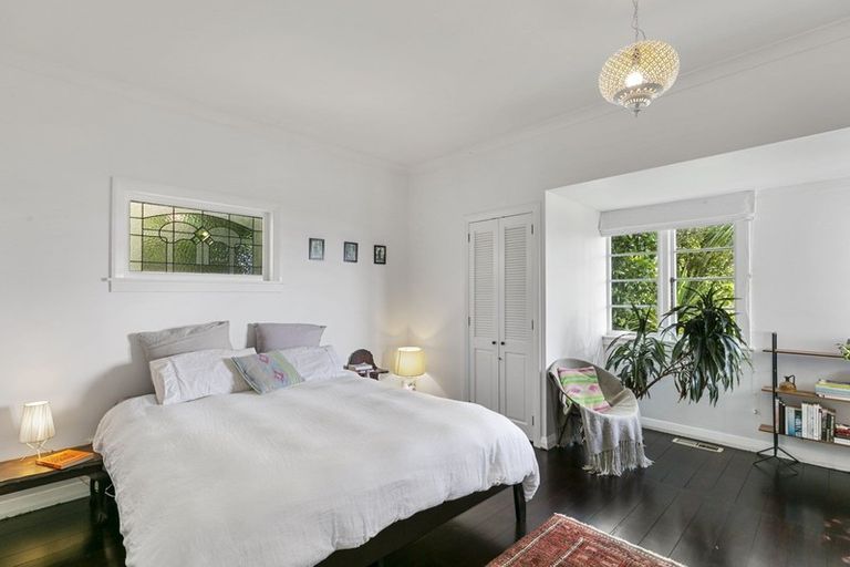 Photo of property in 5 Thorby Street, Northland, Wellington, 6012