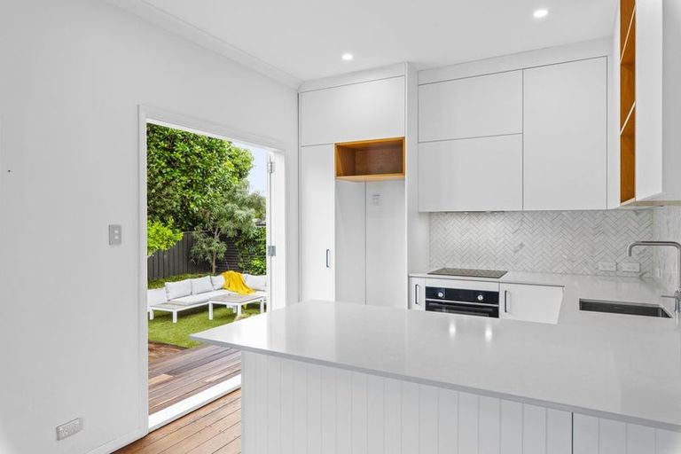 Photo of property in 50 Hollis Road, Paraparaumu Beach, Paraparaumu, 5032