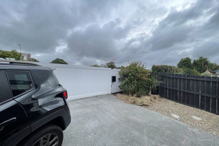 Photo of property in 16 Puriri Road, Pukekohe, 2120