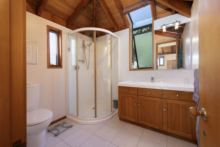 Photo of property in 113 Seaview Road, Piha, New Lynn, 0772