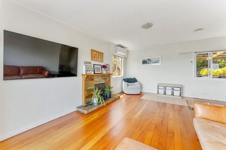 Photo of property in 13 Mount View Place, Spotswood, New Plymouth, 4310