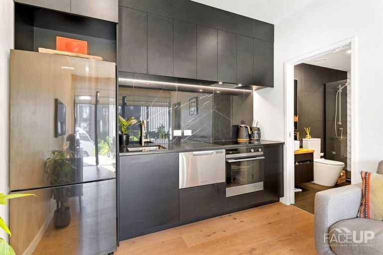 Photo of property in 2/165 Hobsonville Point Road, Hobsonville, Auckland, 0616