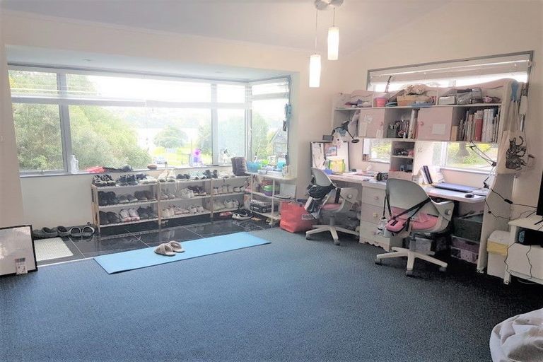 Photo of property in 30 Postgate Drive, Whitby, Porirua, 5024