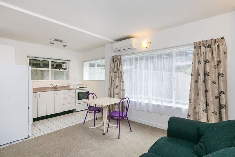 Photo of property in Parkland Flats, 51u7 Adams Terrace, Kelburn, Wellington, 6021
