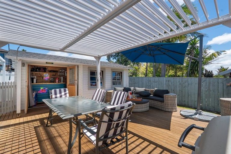 Photo of property in 1/24 Toroa Street, Torbay, Auckland, 0630