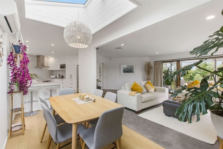 Photo of property in 33 Tree View Avenue, Glenfield, Auckland, 0629