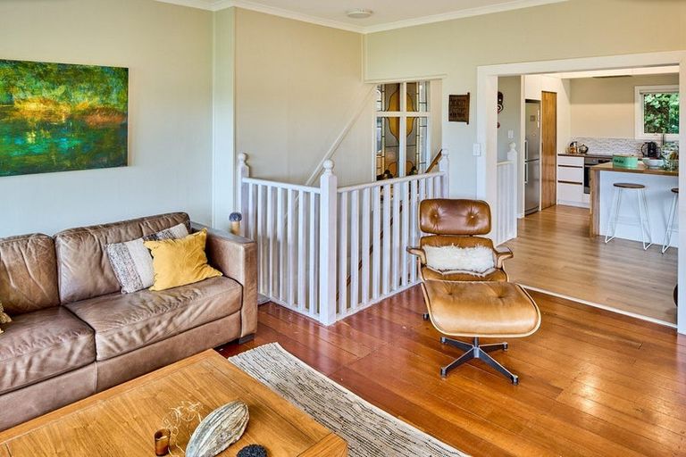 Photo of property in 98 Motuhara Road, Plimmerton, Porirua, 5026