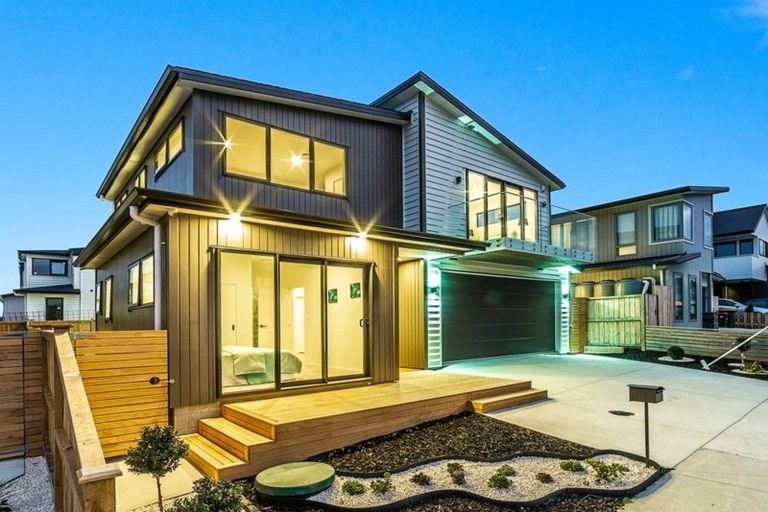 Photo of property in 15 Kearns Drive, Hobsonville, Auckland, 0616