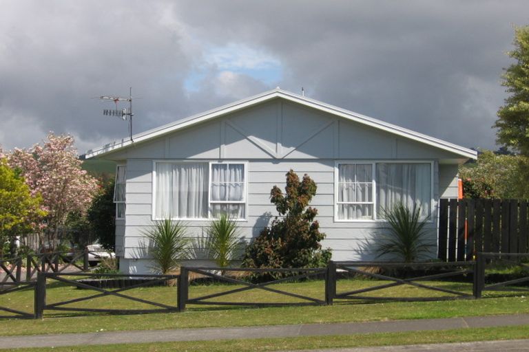 Photo of property in 17 Susan Street, Pukehangi, Rotorua, 3015